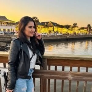 Meet your Posher, Ana lucía